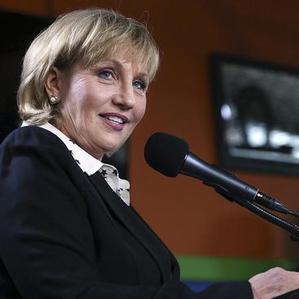 Guadagno sticks to business in talk to LGBT Chamber of Commerce